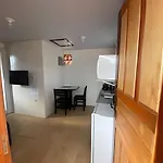 Casa Terceiro Piso, Meio De Varias Praias