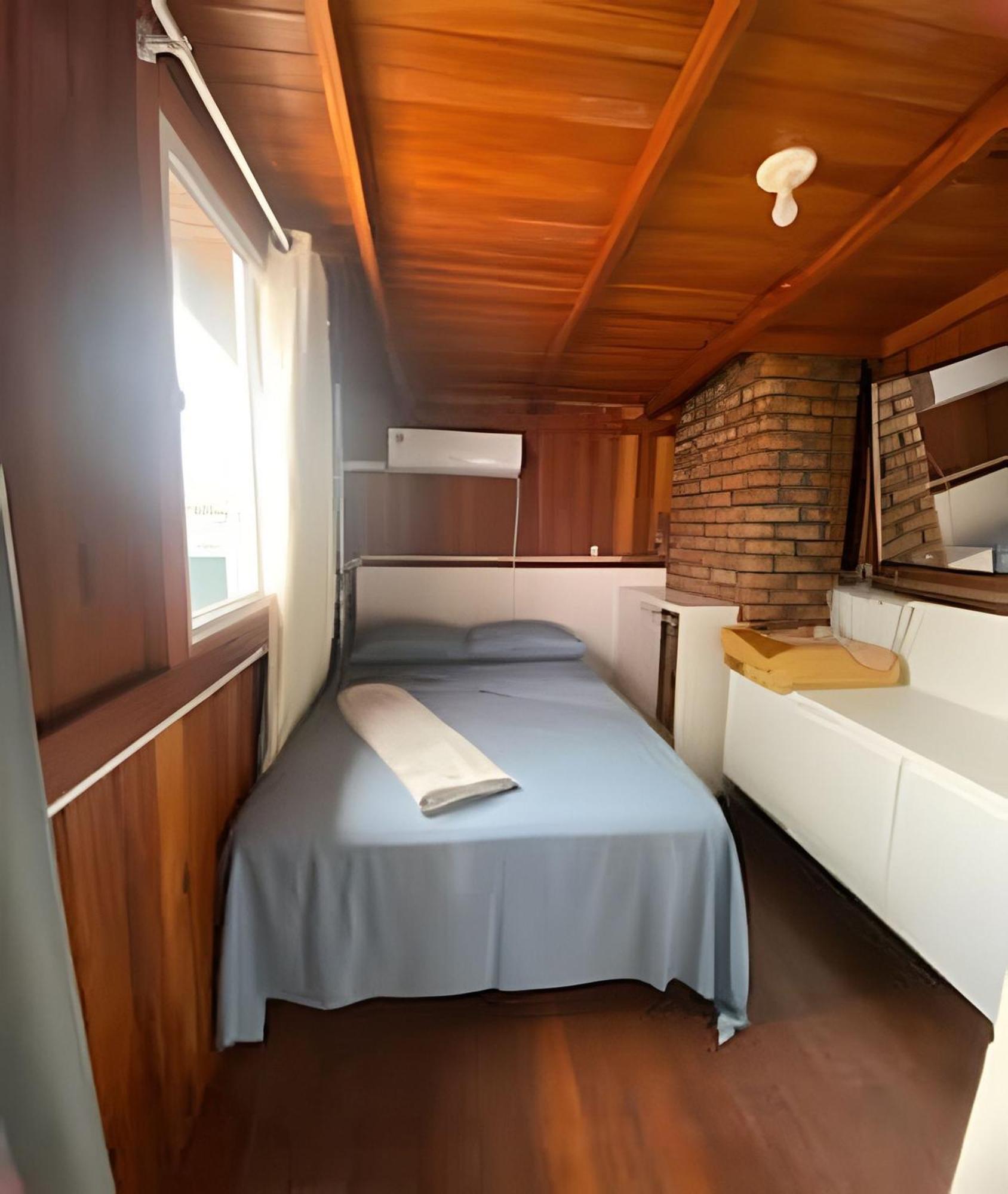 Casa Terceiro Piso, Meio De Varias Praias *