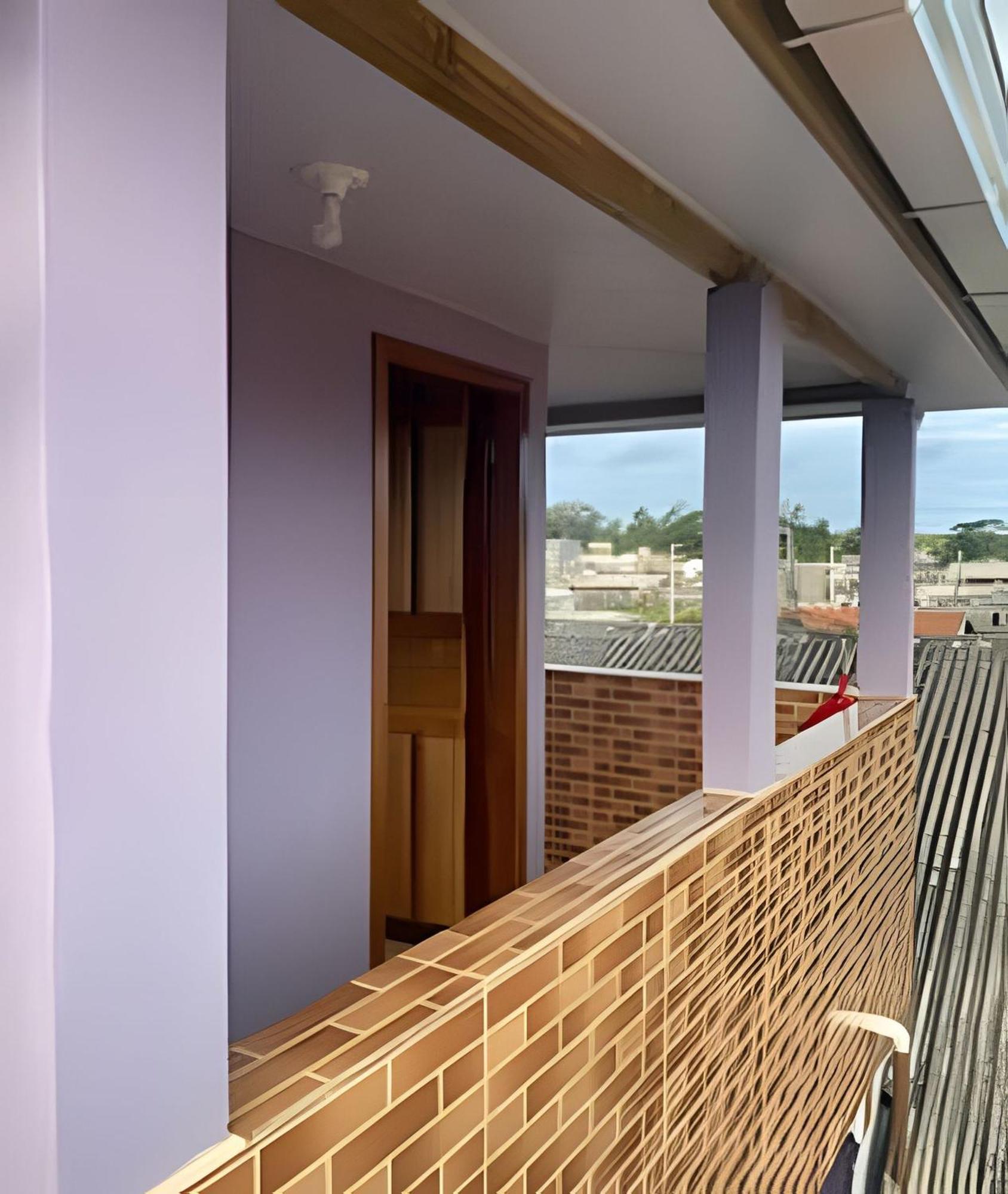 Apartamento Casa Terceiro Piso, Meio De Varias Praias *